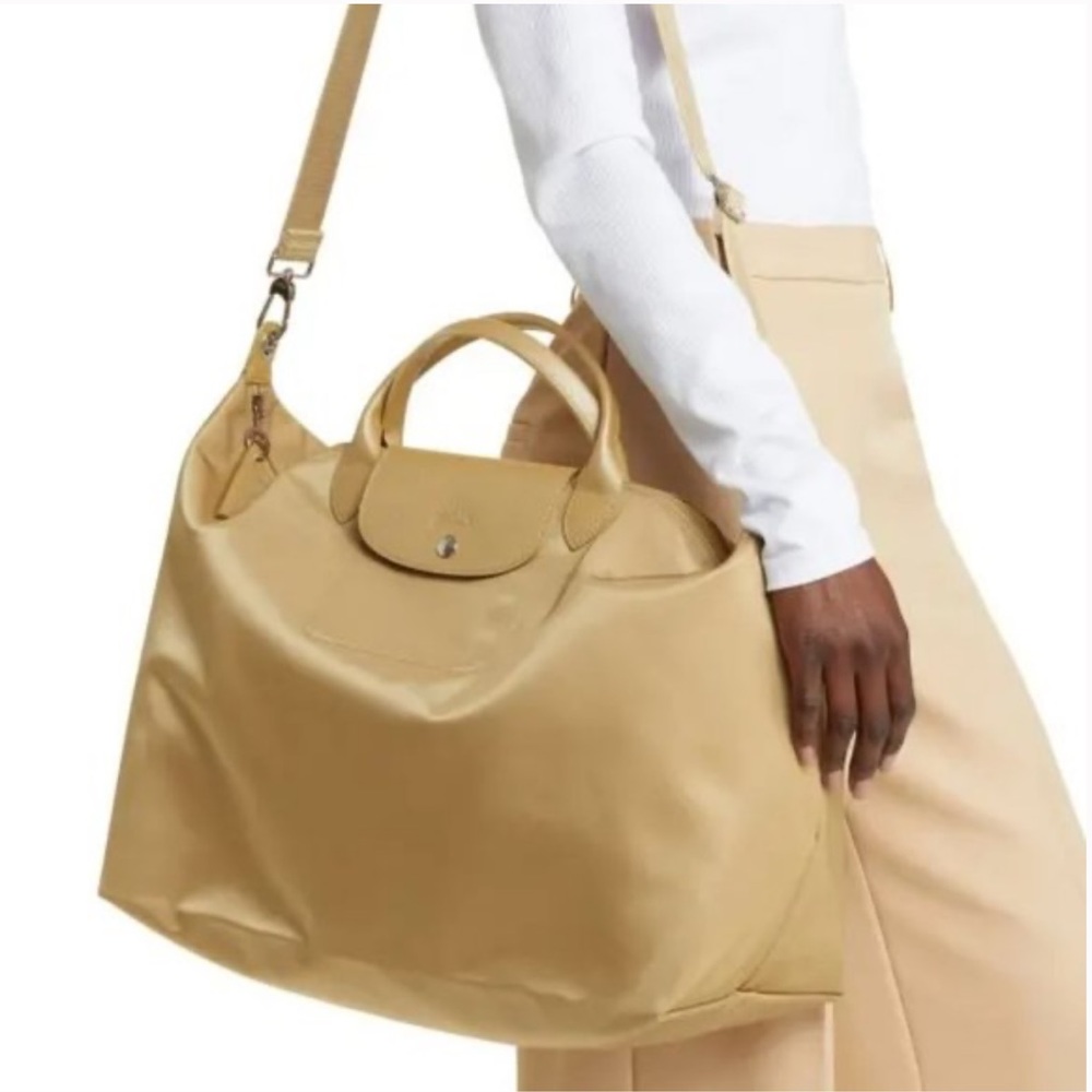 Long champ le pliage travel bag EEUC!